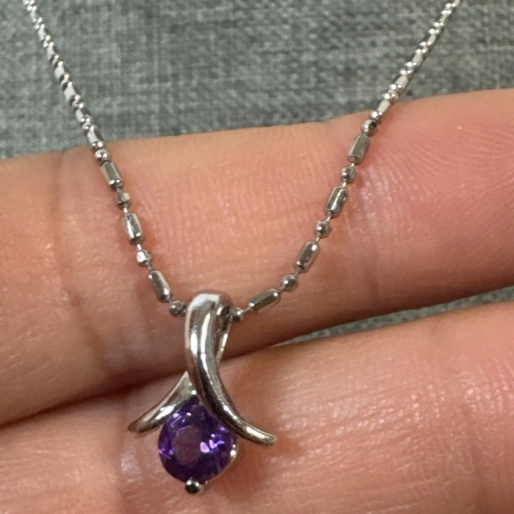 Round Amethyst Ribbon pendant necklace silver tone 19